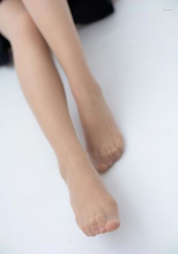 一面亲上边一面膜下边免费_超清电影完整版在线观看